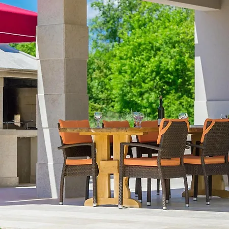 Holiday home Anzela Pula