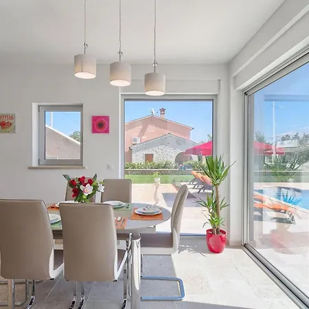 Holiday home Anzela Pula