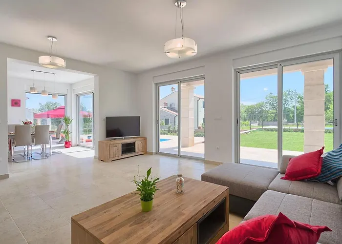 Anzela Будинок відпочинку Пула